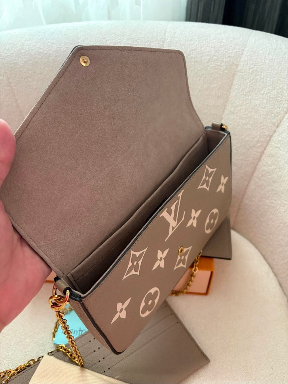 Rare Louis Vuitton Felicie Taupe Monogram Envelope Chain Wallet - Picture 8 of 16